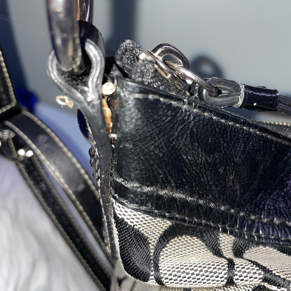 Authentic Coach Purse - Picture 5 of 9